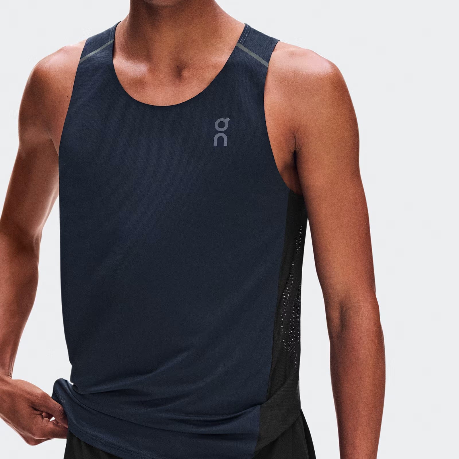 On Performance Tank Navy | Black