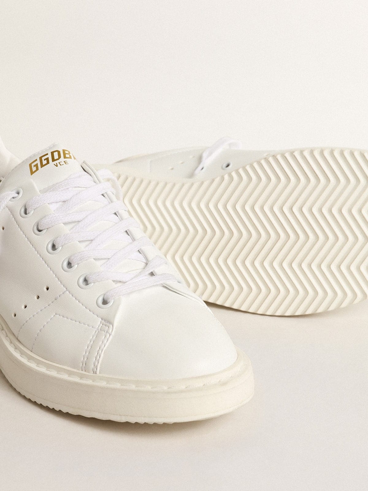 Golden Goose Womens Bio-Based Starter With White Star And Heel Tab Womens
