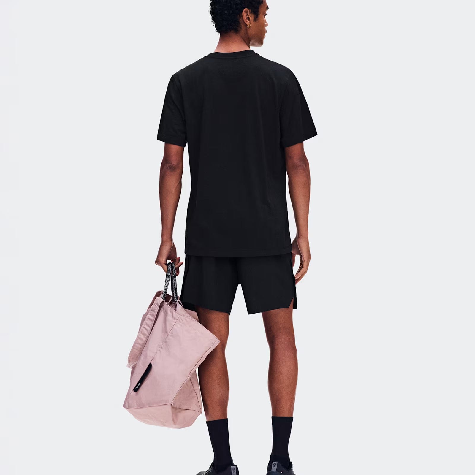 On Train-T Black