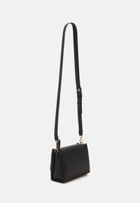 Valentino Alexia Handbag Nero