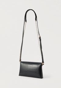 Valentino Emera Cross Body Bag Nero