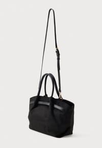 Valentino Special Sleek Handbag Nero
