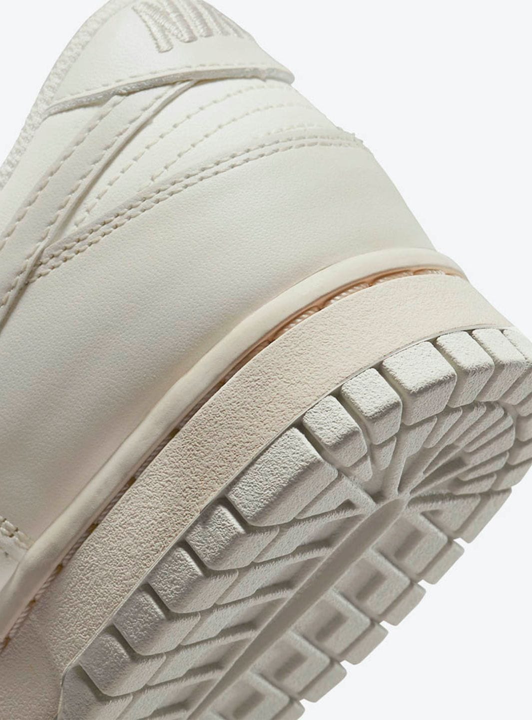 Nike Dunk Low Sail Light Bone