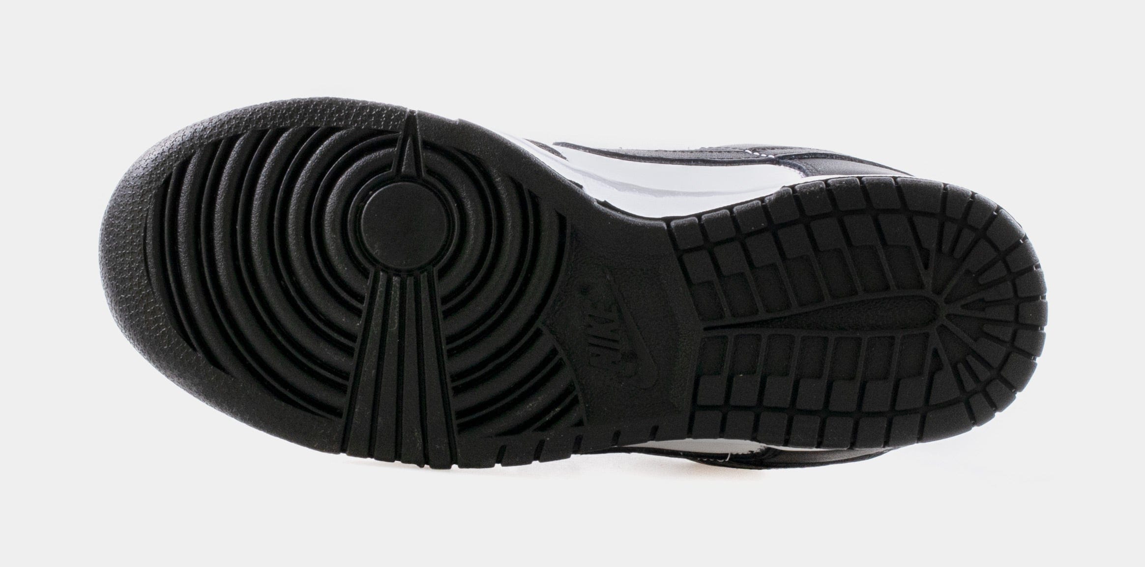 Nike Dunk Low Retro Womens Lifestyle Shoes (Black/White)