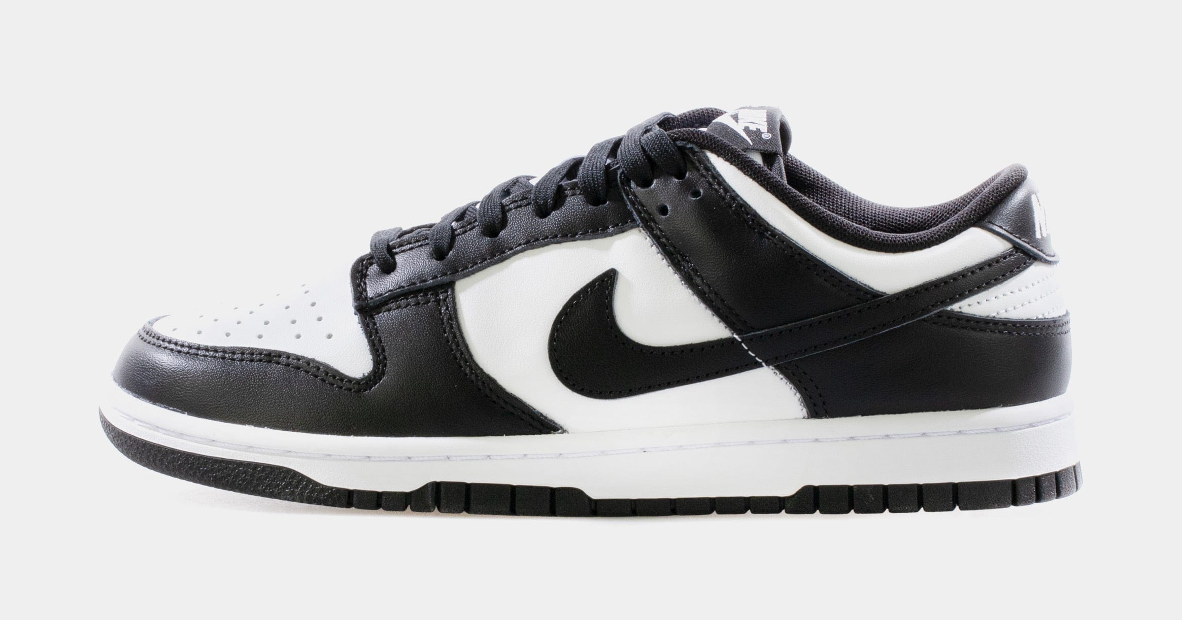 Nike Dunk Low Retro Mens Lifestyle Shoes (White/Black)