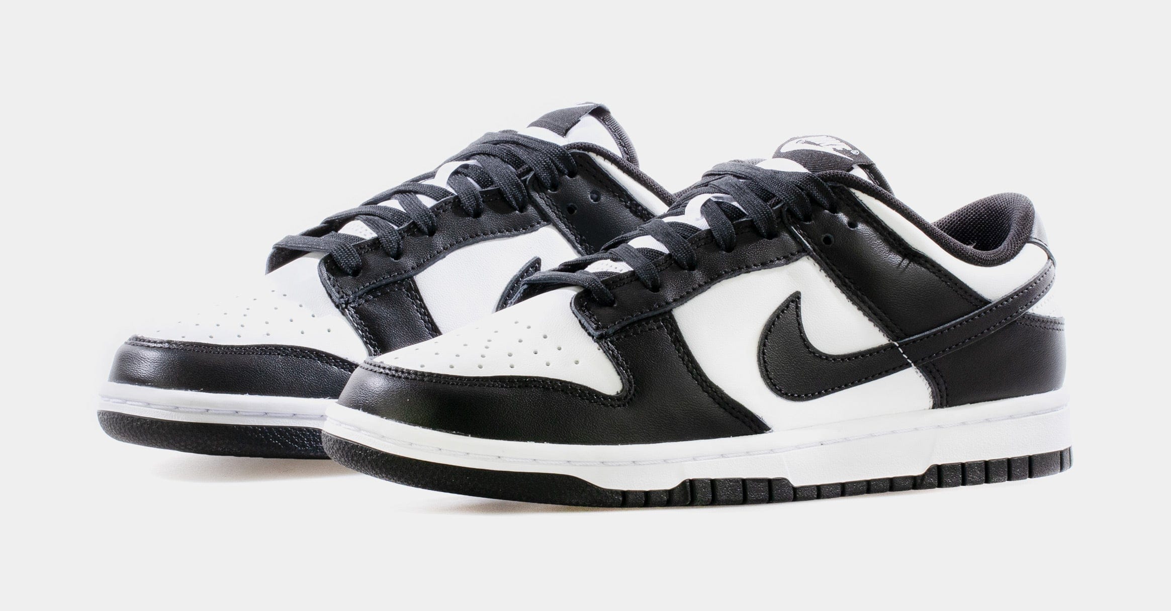 Nike Dunk Low Retro Mens Lifestyle Shoes (White/Black)