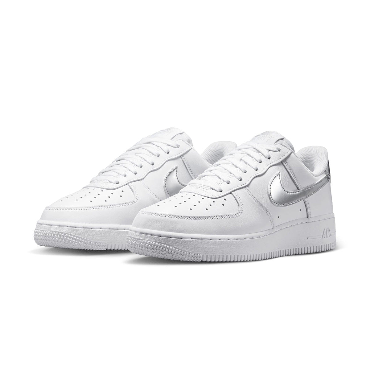 Nike Wmns Air Force 1 '07 SE WHITE/METALLIC SILVER