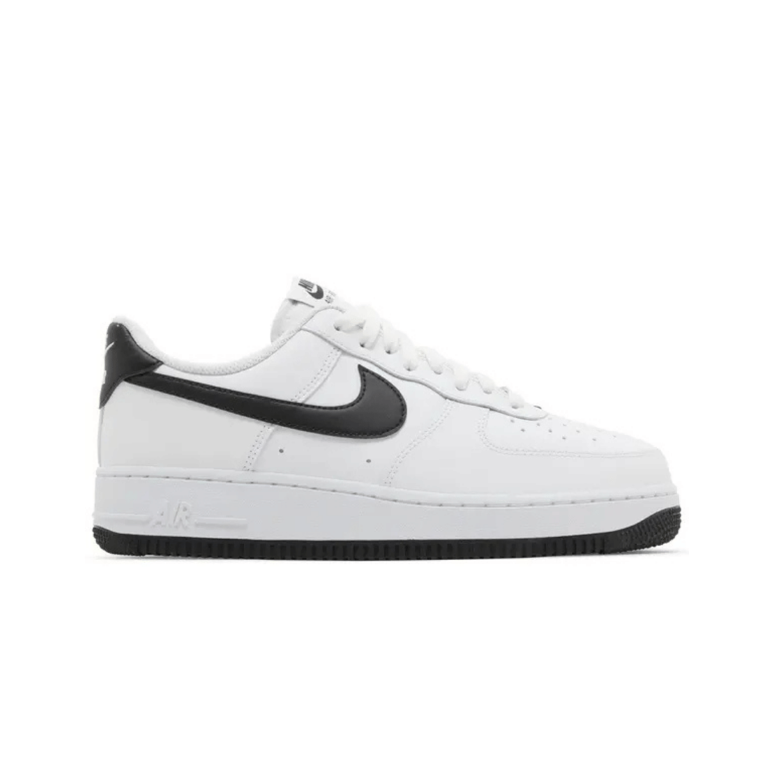 Nike Air Force 1 '07 White Black Outsole