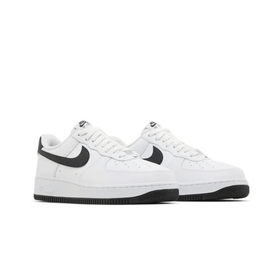 Nike Air Force 1 '07 White Black Outsole