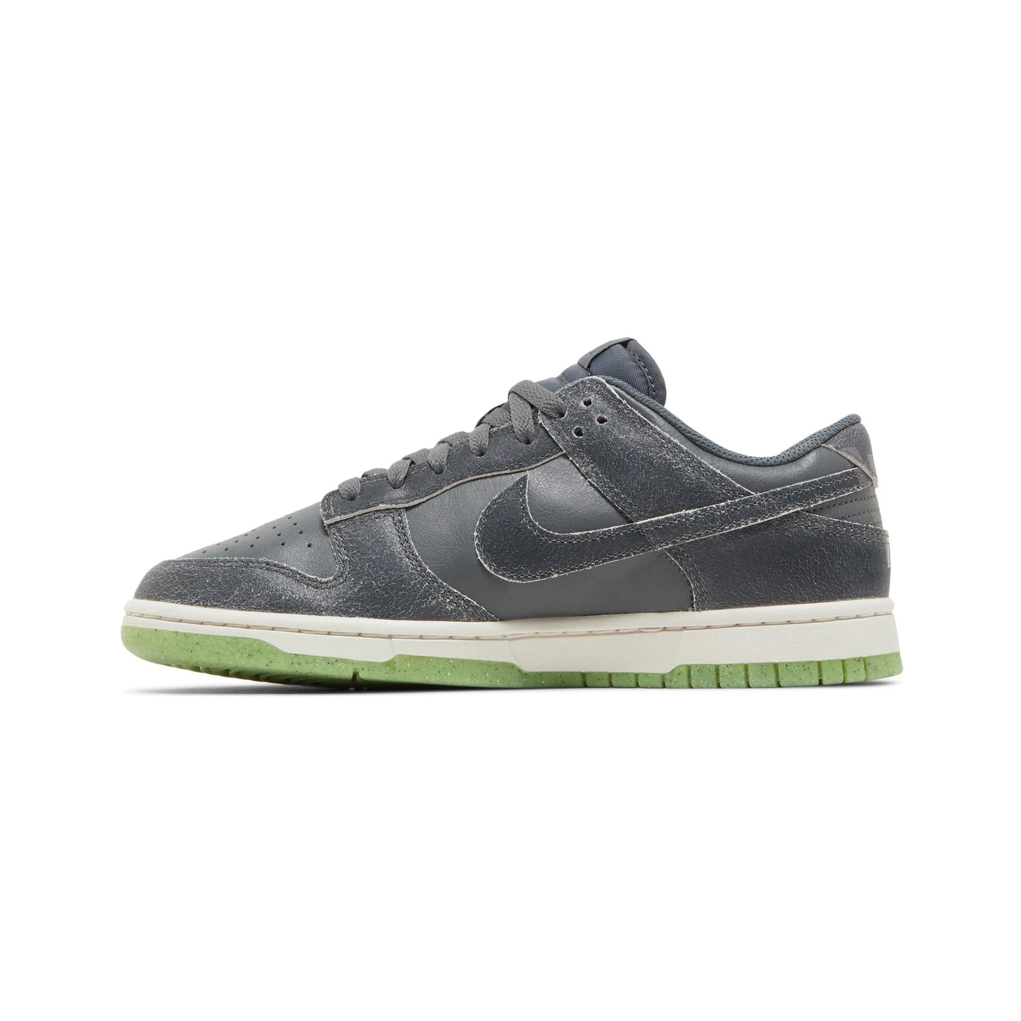 Nike Dunk Low Ghost Green GS (2022)