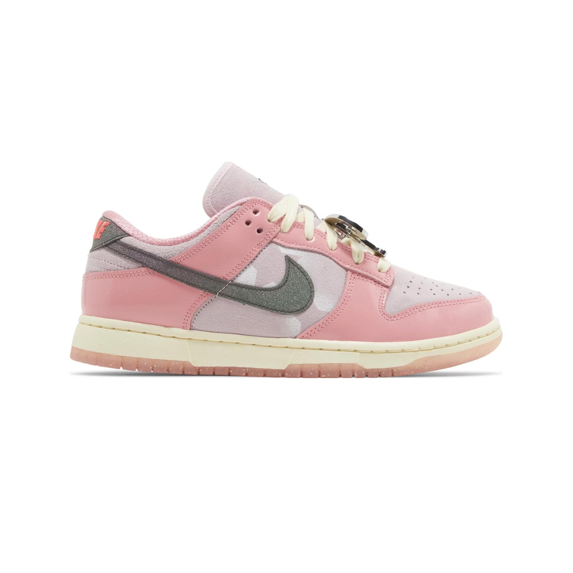 Nike Dunk Low LX Barbie W (2023)