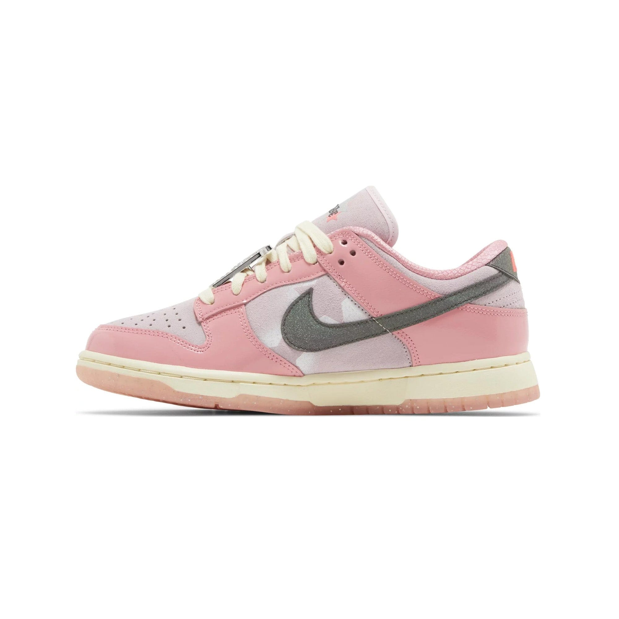 Nike Dunk Low LX Barbie W (2023)