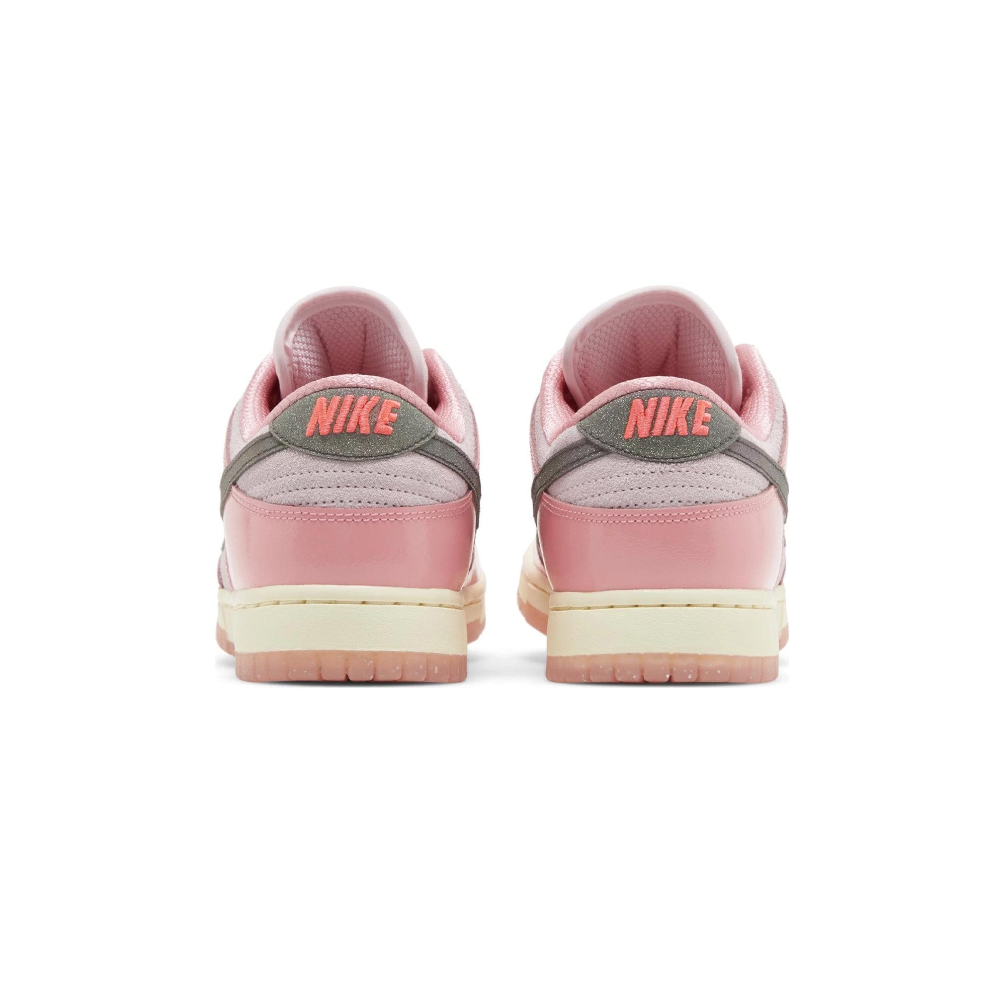Nike Dunk Low LX Barbie W (2023)