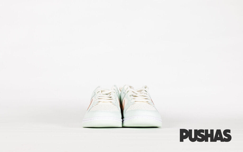 Nike Dunk Low Barely Green W