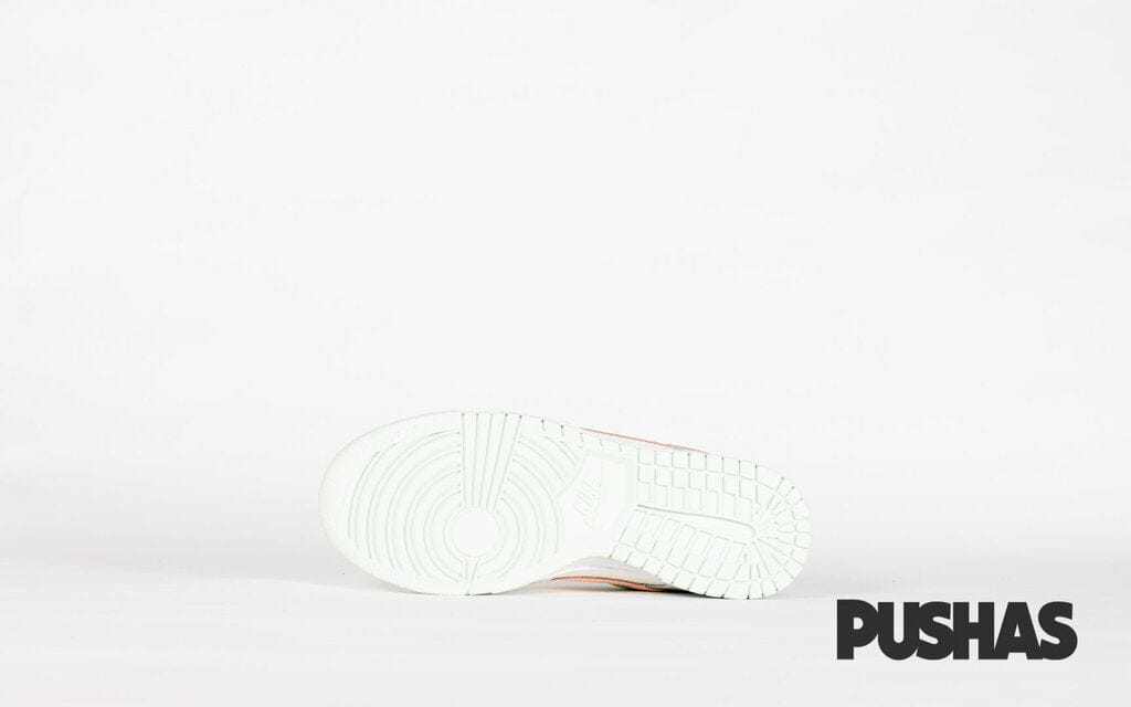 Nike Dunk Low Barely Green W