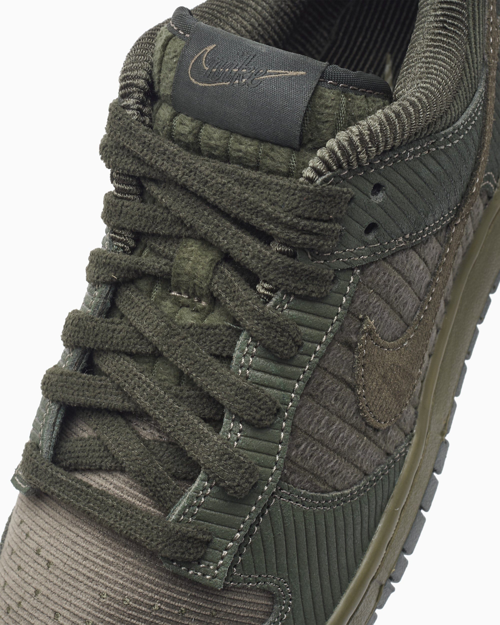 Nike Dunk Low Retro Premium Cargo Khaki