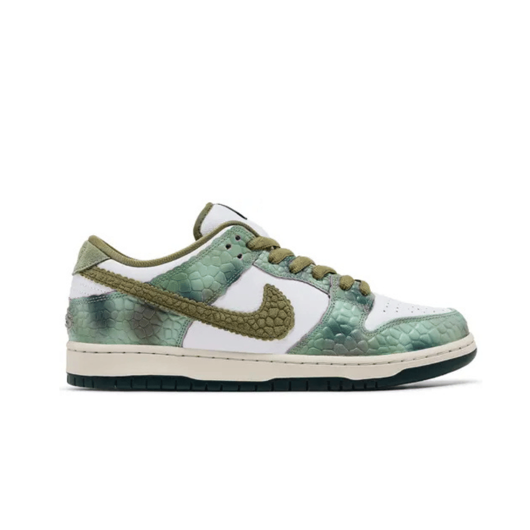 Nike SB Dunk Low Pro Chameleon x Alexis Sablone