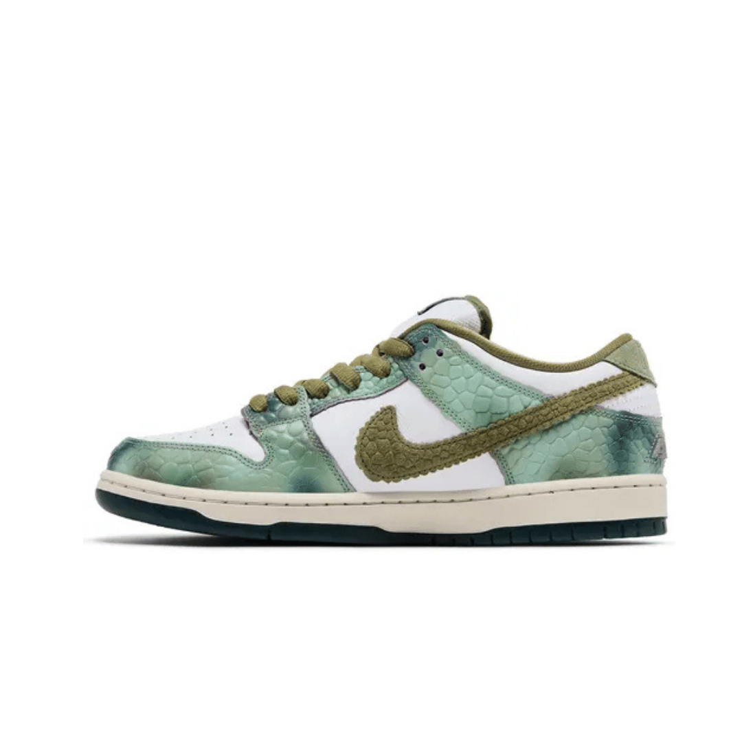 Nike SB Dunk Low Pro Chameleon x Alexis Sablone