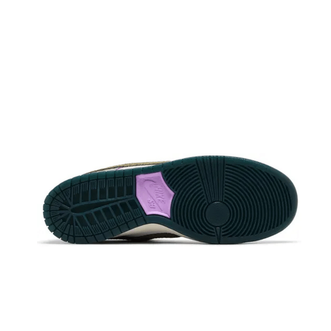 Nike SB Dunk Low Pro Chameleon x Alexis Sablone