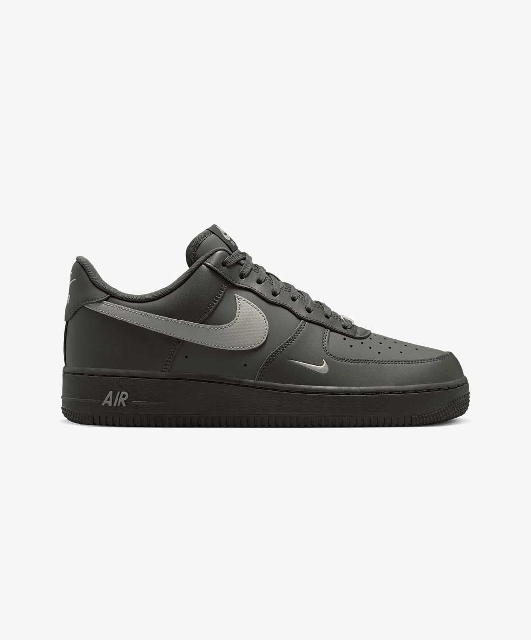 NIKE | NIKE AIR FORCE 1 '07 { NEWSPRINT/COLLEGE GREY