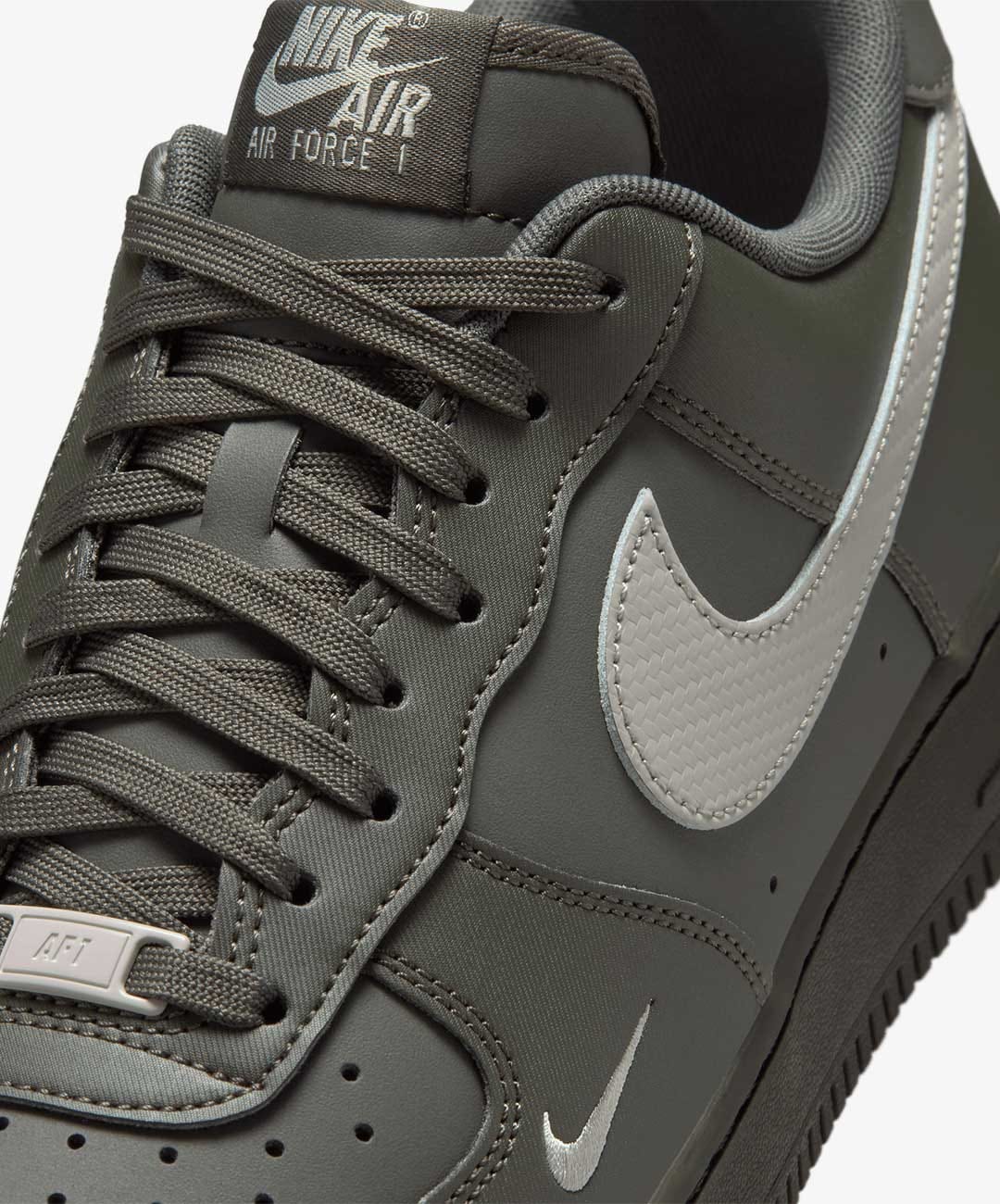NIKE | NIKE AIR FORCE 1 '07 { NEWSPRINT/COLLEGE GREY