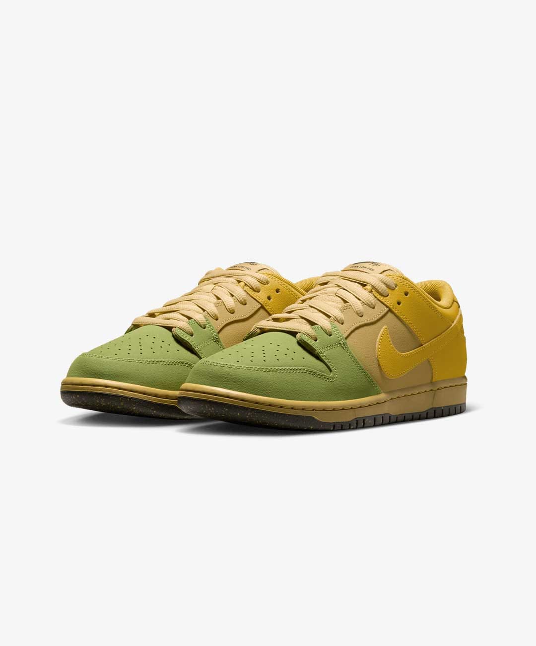 NIKE | SB DUNK LOW PRO { SAFFRON QUARTZ/SAFFRON QUARTZ - PEAR