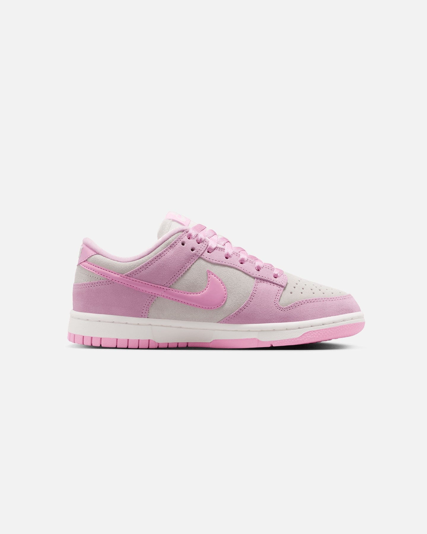 Nike Women's Dunk Low SE Pink