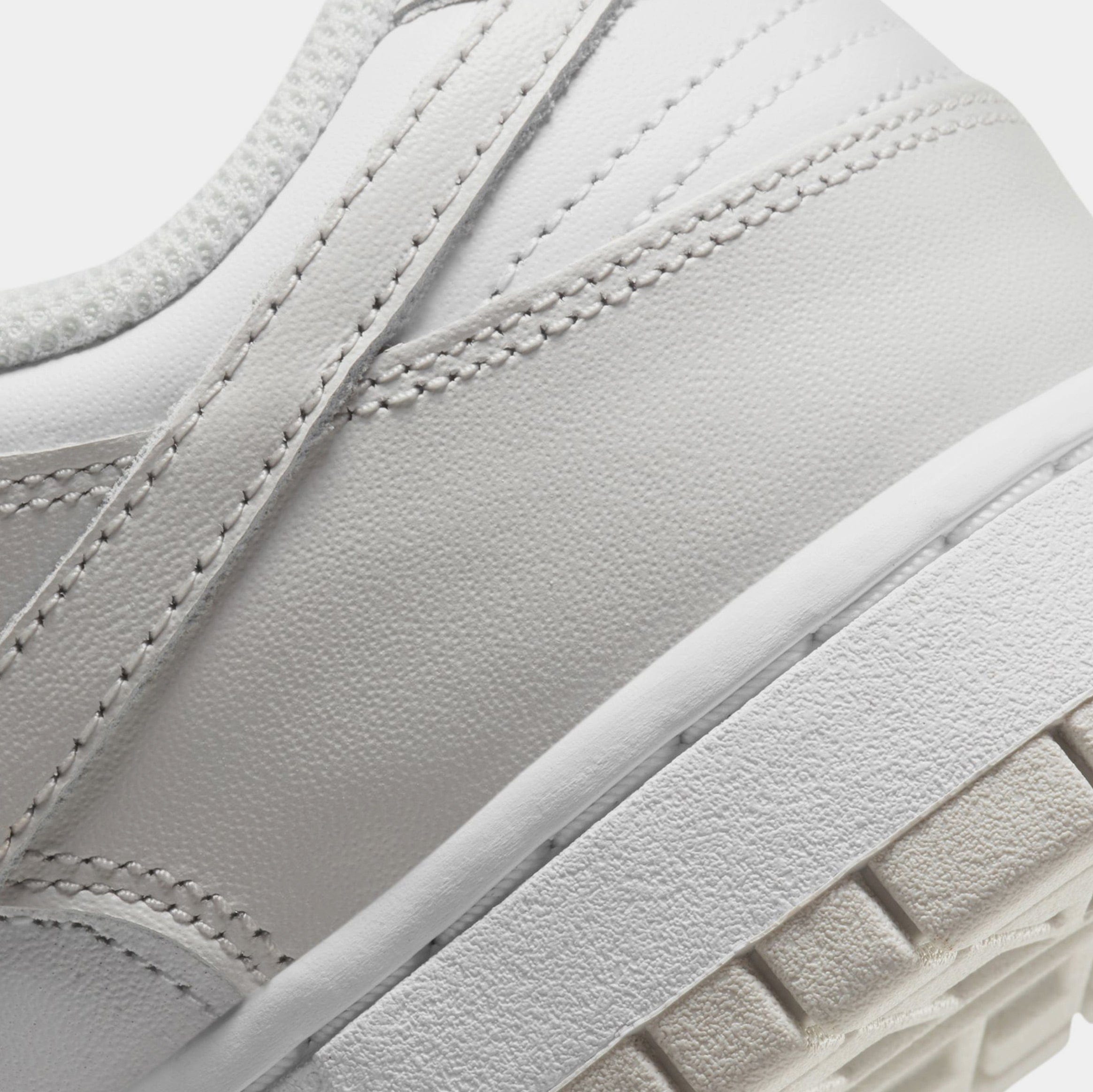 Nike Dunk Low Photon Dust Womens Lifestyle Shoes (White/Grey)