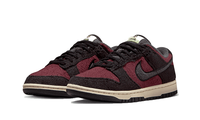 Nike Dunk Low SE Fleece Burgundy Crush