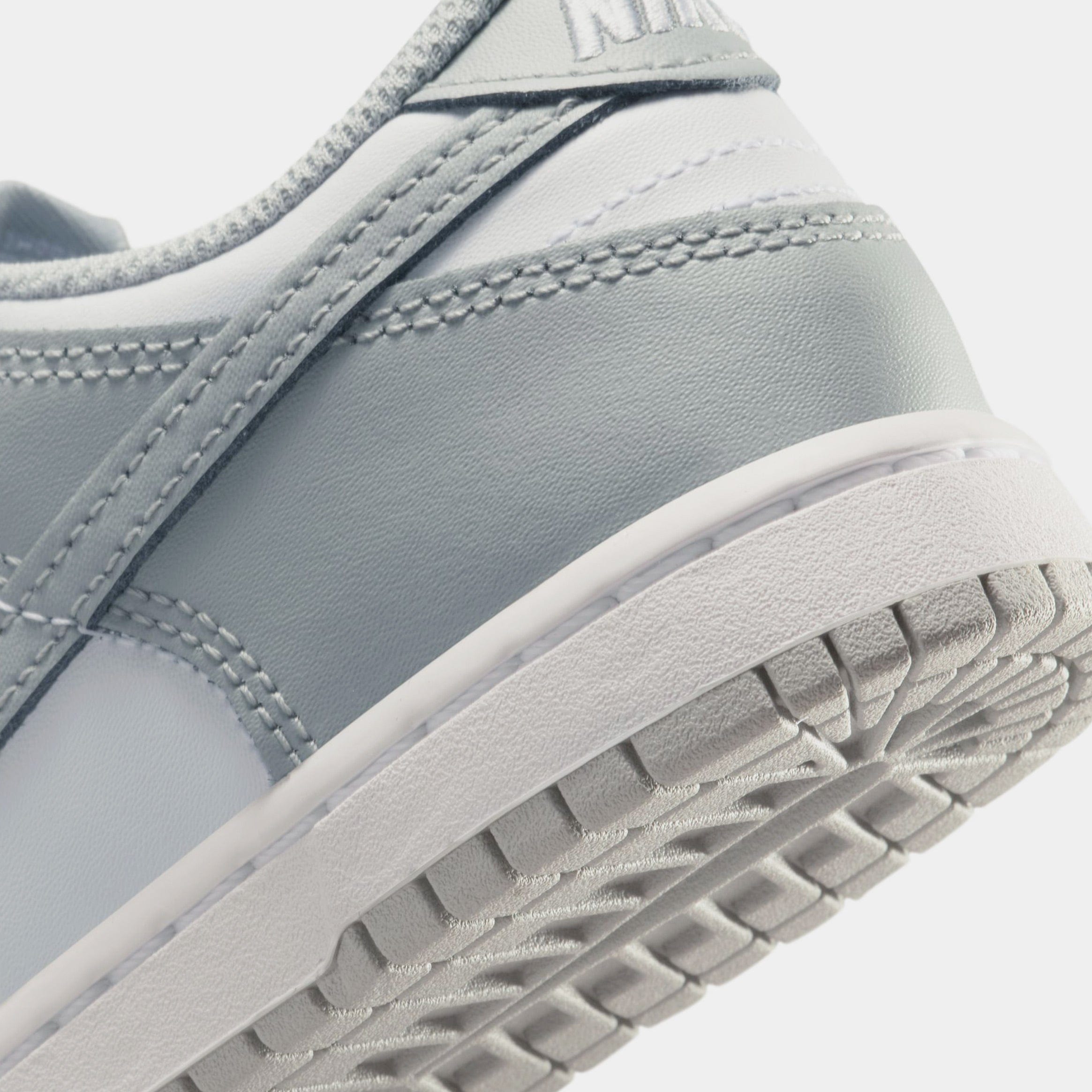 Nike Dunk Low Preschool Lifestyle Shoes (White/White/Light Smoke Grey)