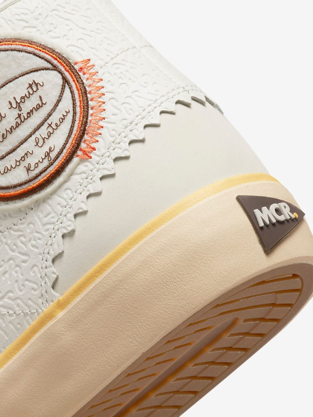 Air Jordan Series Mid Maison Chateau Rouge Sail