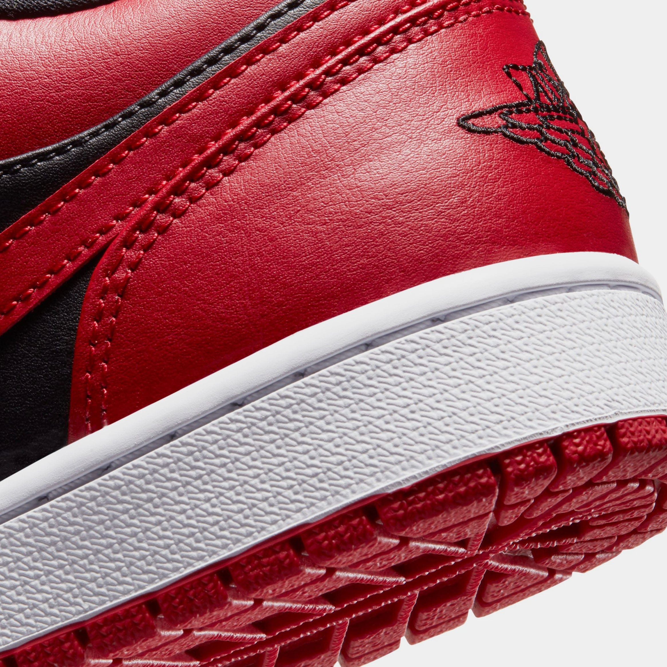 Air Jordan 1 Low Varsity Red Mens Lifestyle Shoe (Varsity Red/Black/White)