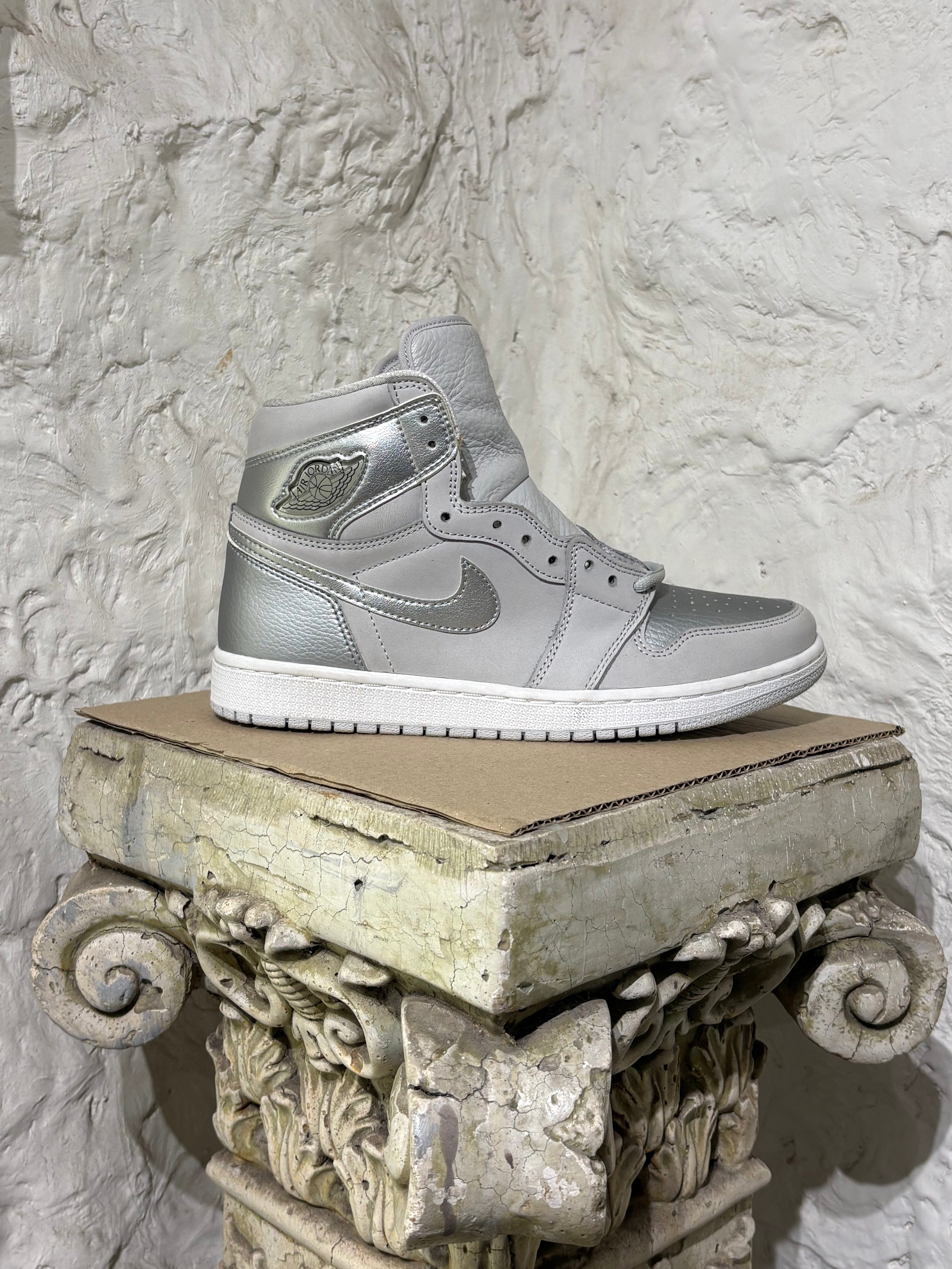 Air Jordan 1 Retro High CO Japan