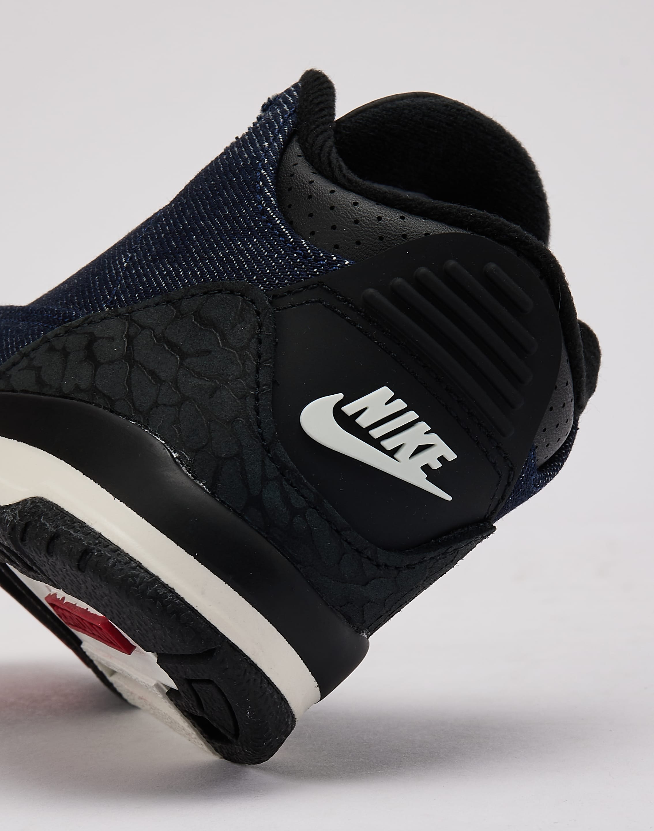 Air Jordan Jordan Air Jordan 3 Retro x Levi's Indigo and Gym Red Pre - School