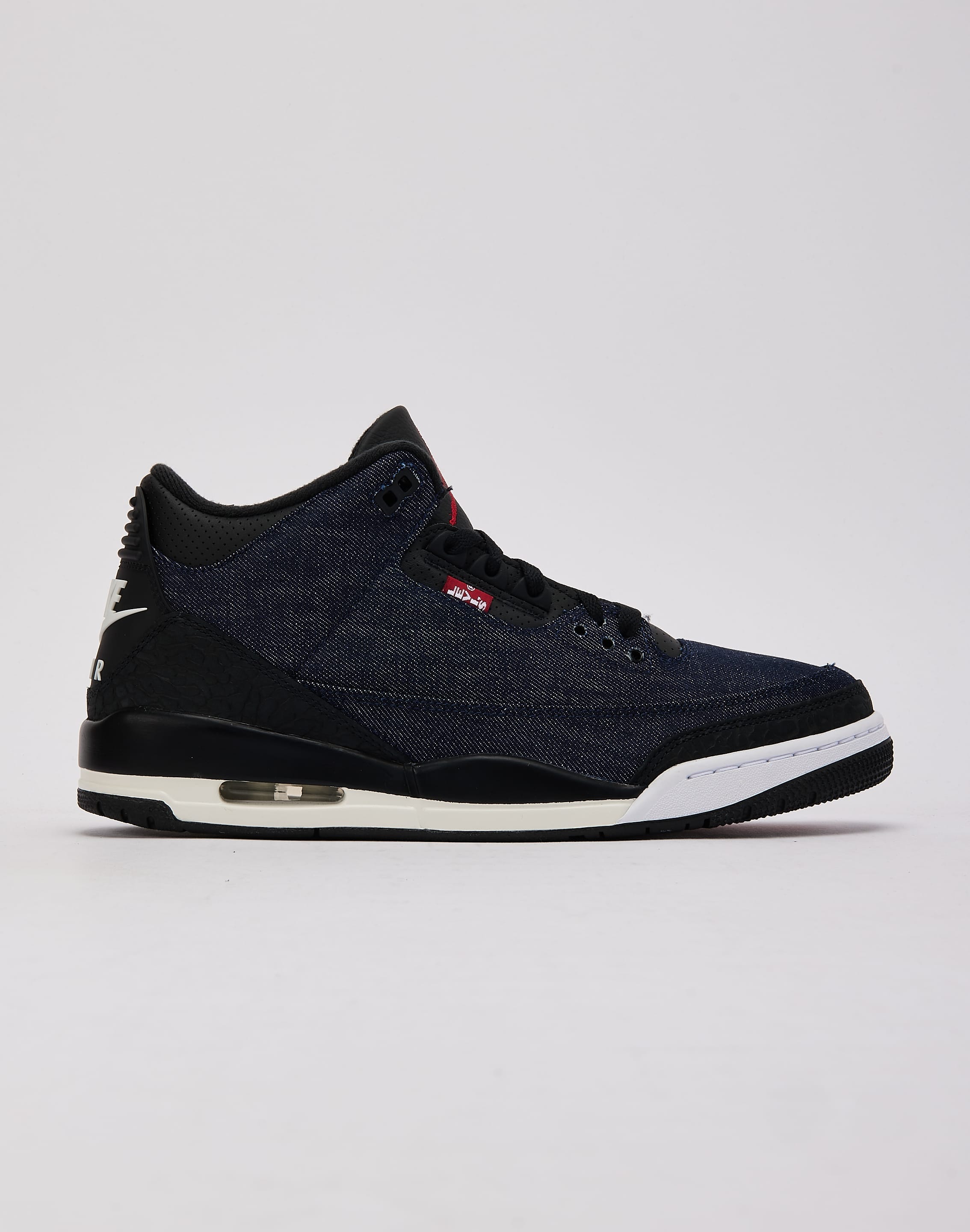 Air Jordan Jordan Air Jordan 3 Retro x Levi's Indigo and Gym Red