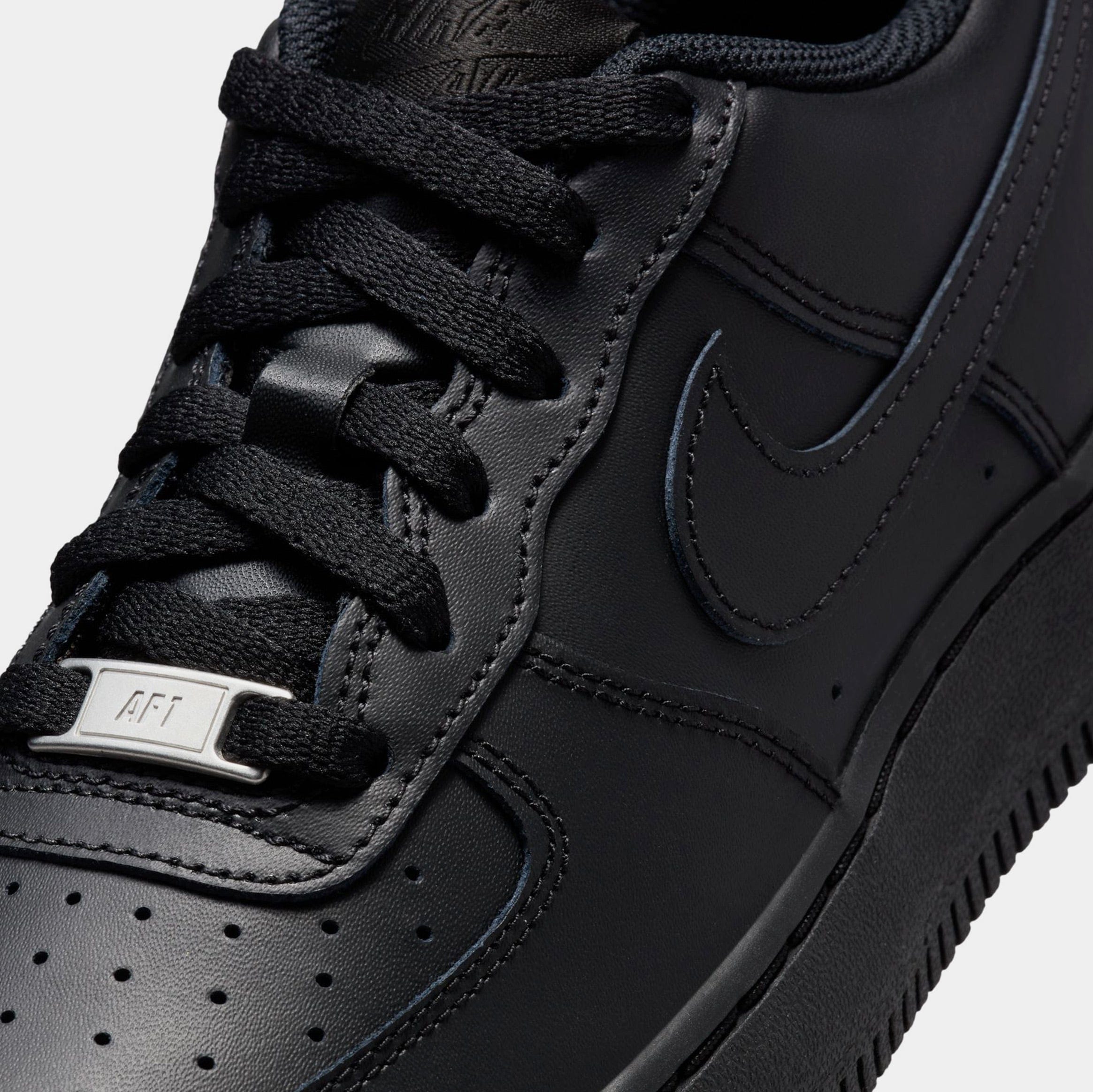 Nike Air Force 1 LE Low Grade School Lifestyle Shoes (Black)
