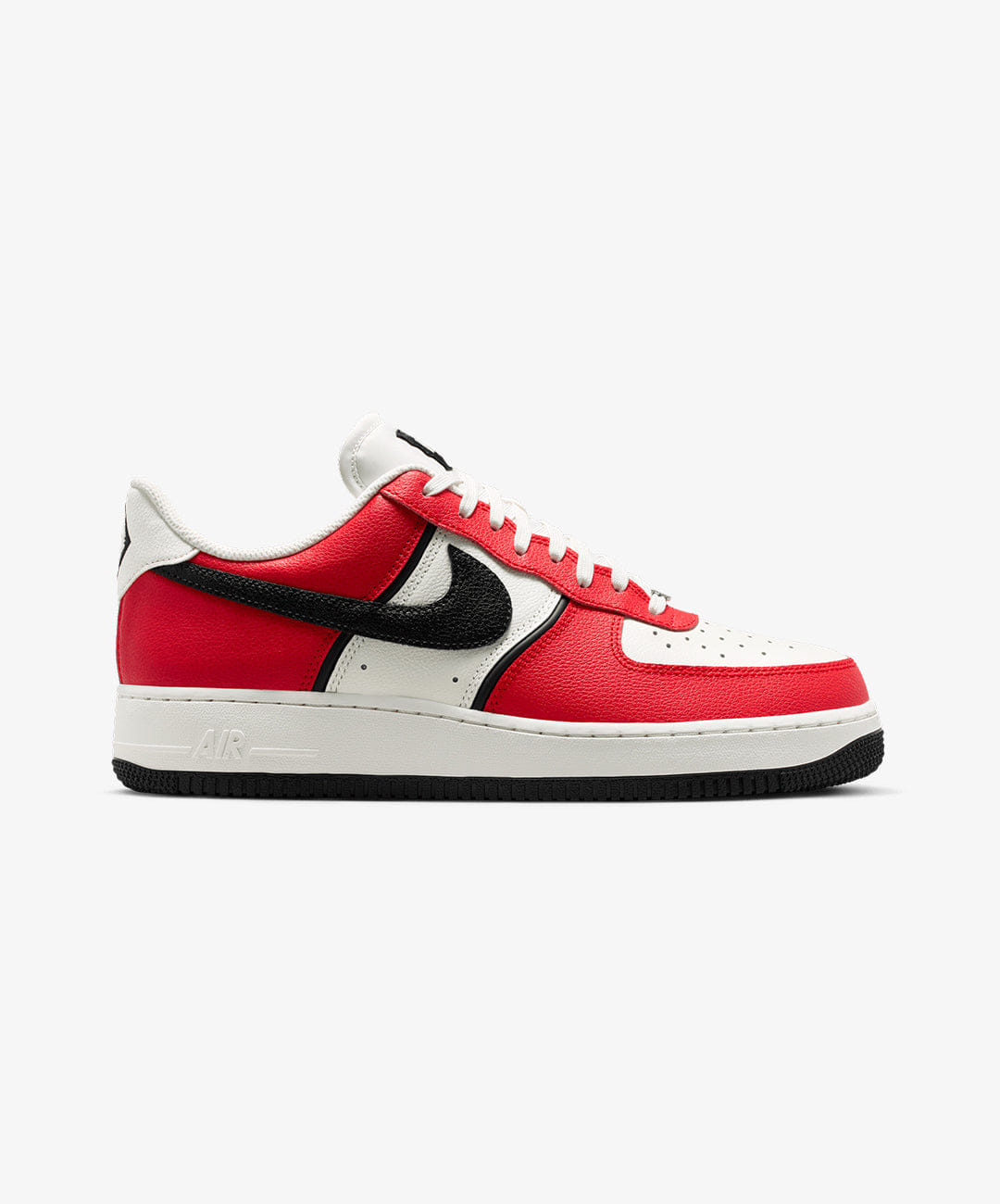 Nike | AIR FORCE 1 '07 LV8 { UNIVERSITY RED/BLACK - SAIL
