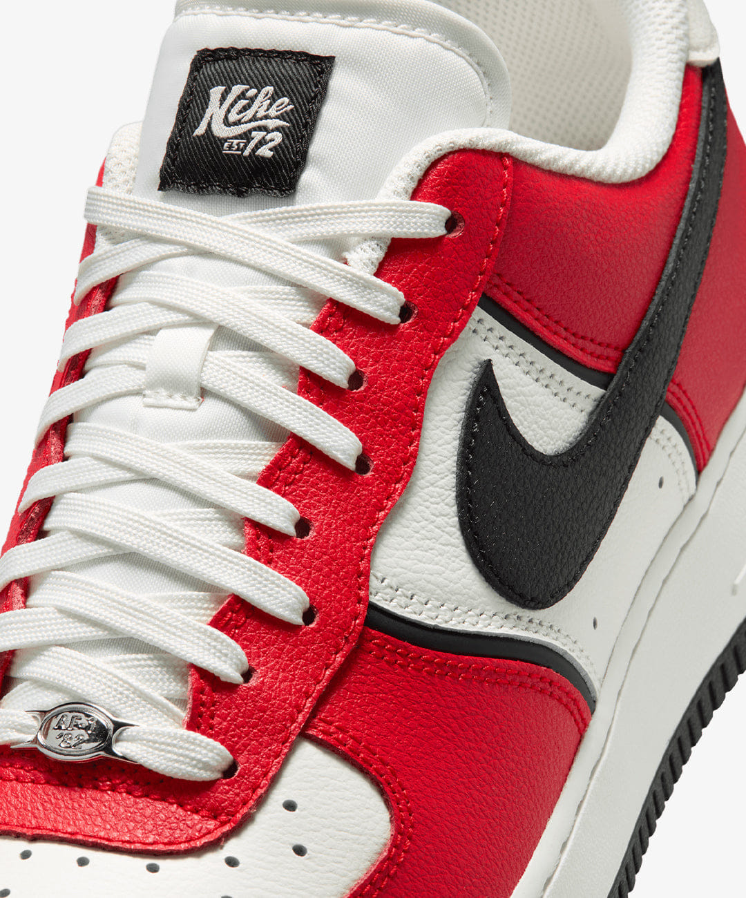 Nike | AIR FORCE 1 '07 LV8 { UNIVERSITY RED/BLACK - SAIL