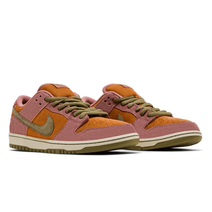 Nike SB Dunk Low Red Stardust