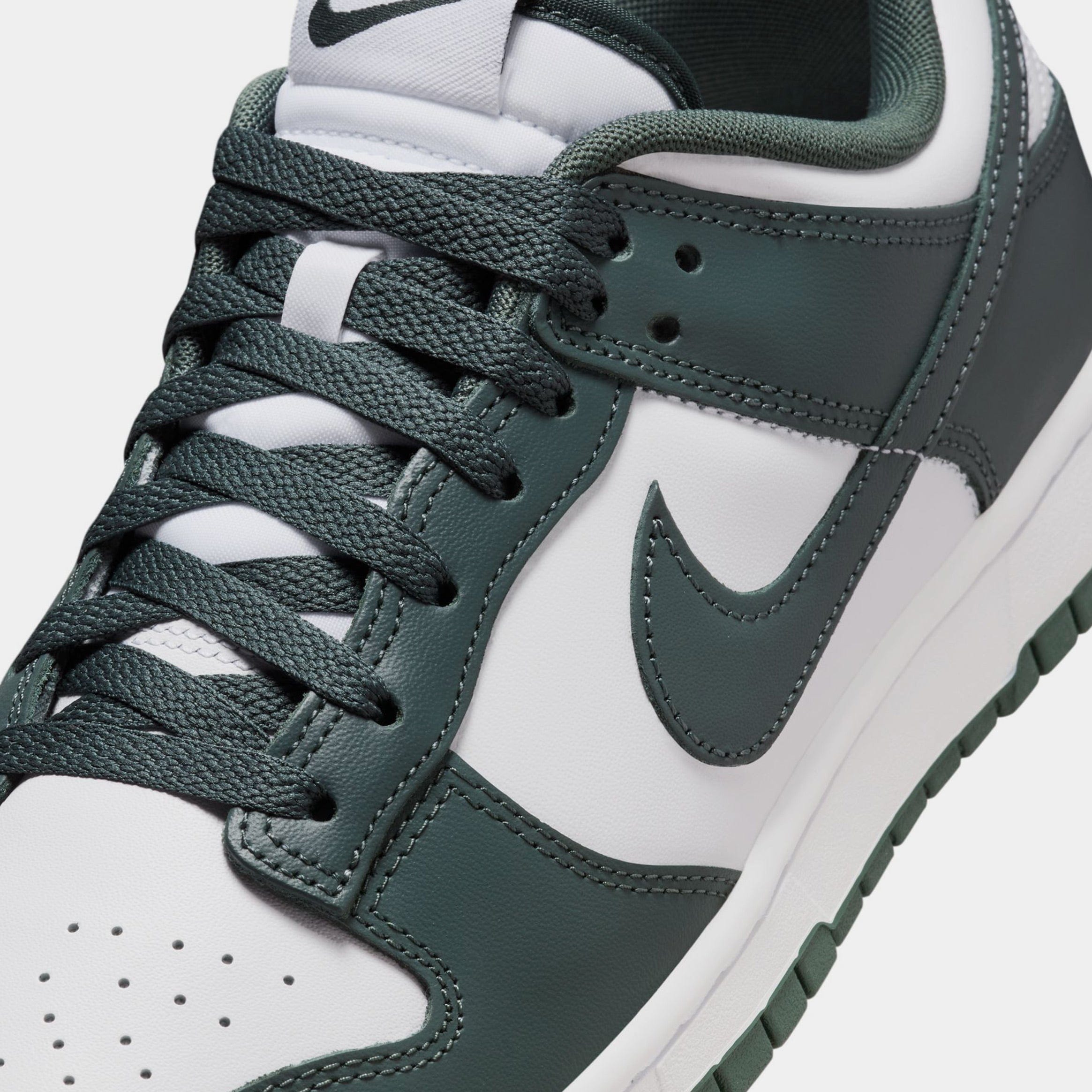 Nike Dunk Low Retro Mens Lifestyle Shoes (White/Vintage Green/White)