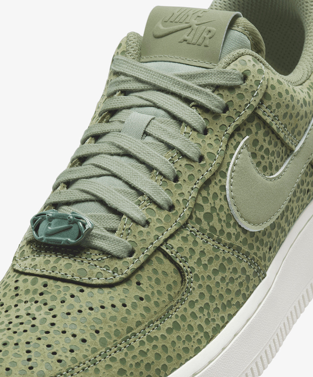 Nike | AIR FORCE 1 '07 PREMIUM { SESAME/OIL GREEN - LIGHT BONE