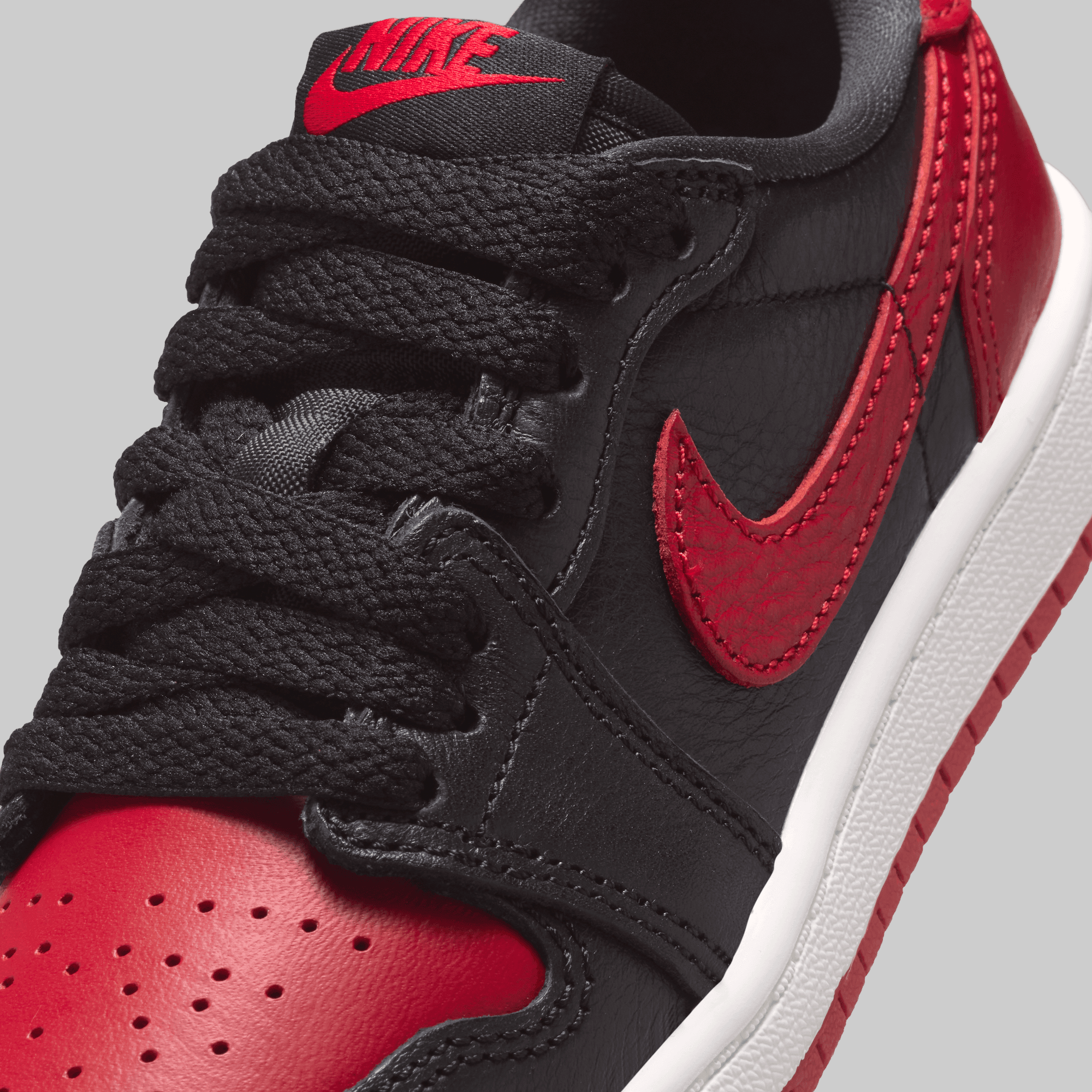 Air Jordan 1 Retro Low OG (Pre School) Banned