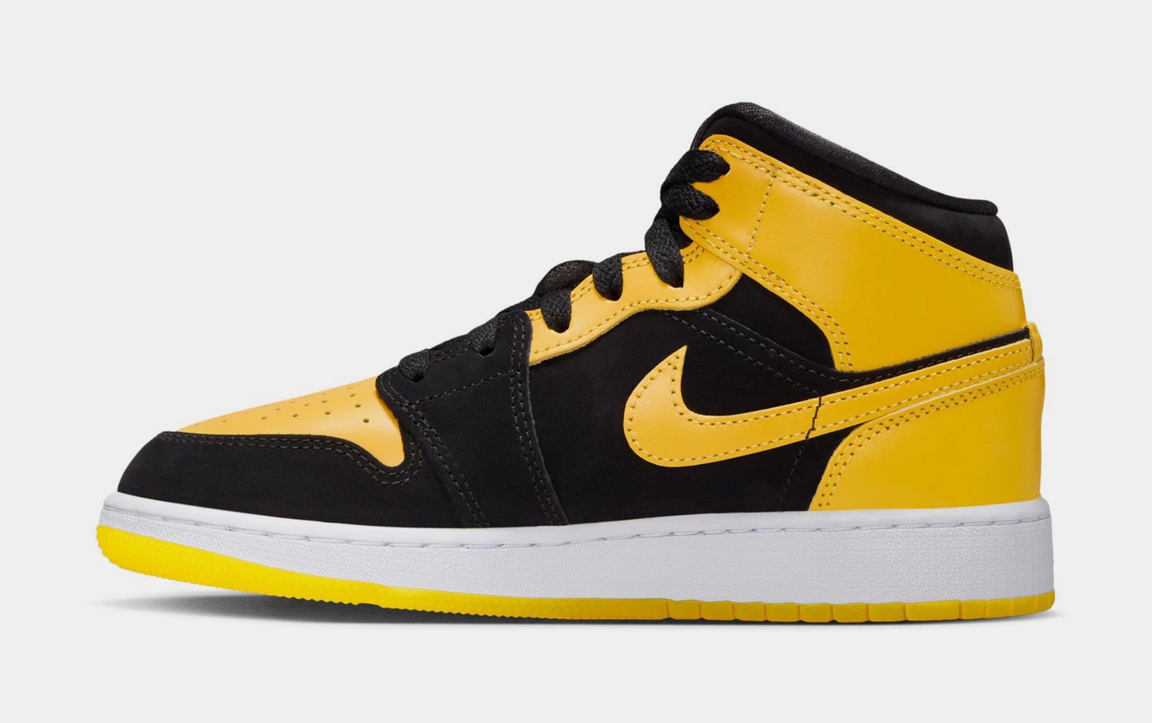 Air Jordan 1 Mid Grade School Lifestyle Shoes ( Black/White/Varsity Maize)