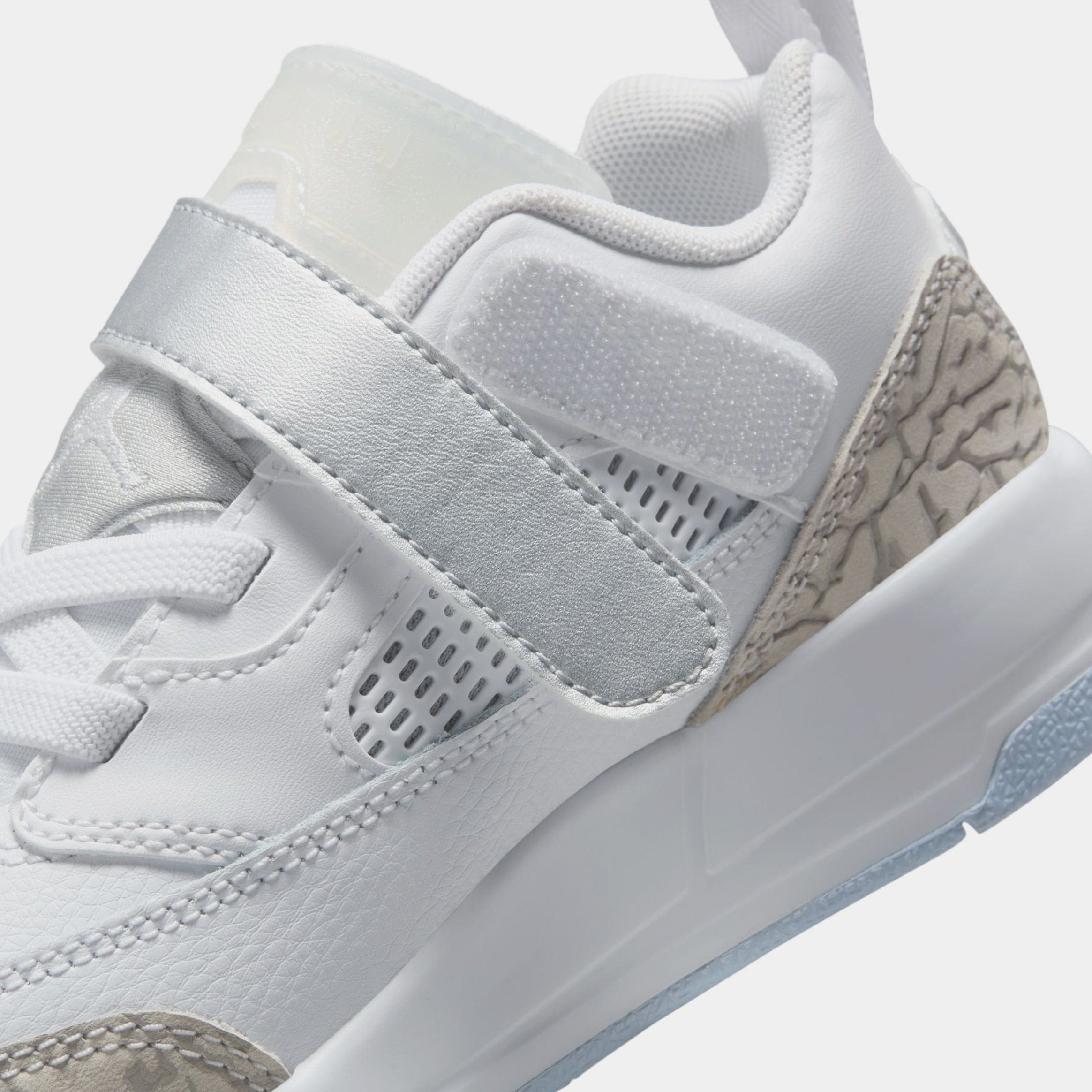 Air Jordan Spizike Low Preschool Lifestyle Shoes (White/Silver)