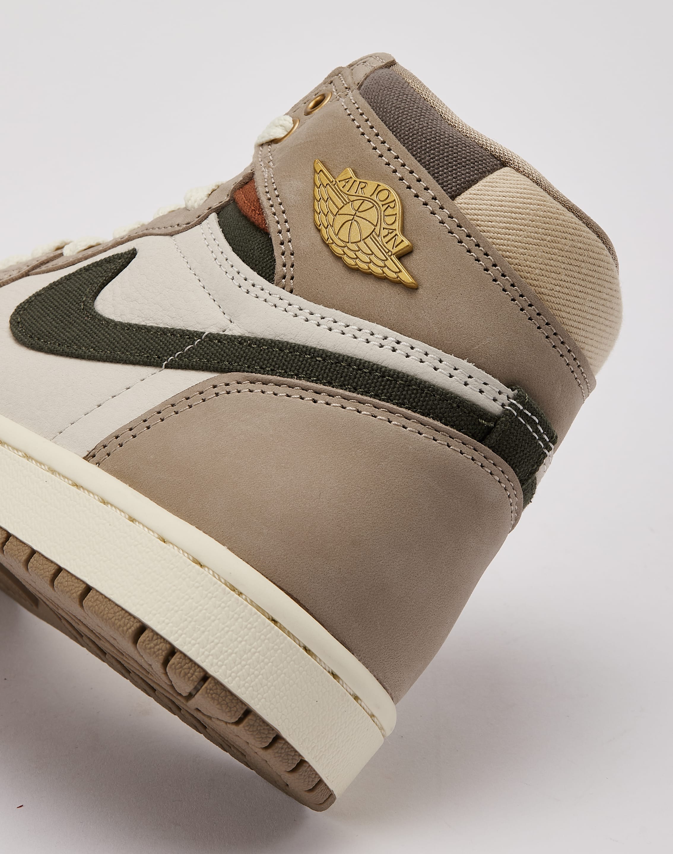 Air Jordan Jordan Air Jordan 1 Retro High OG Khaki and Sail
