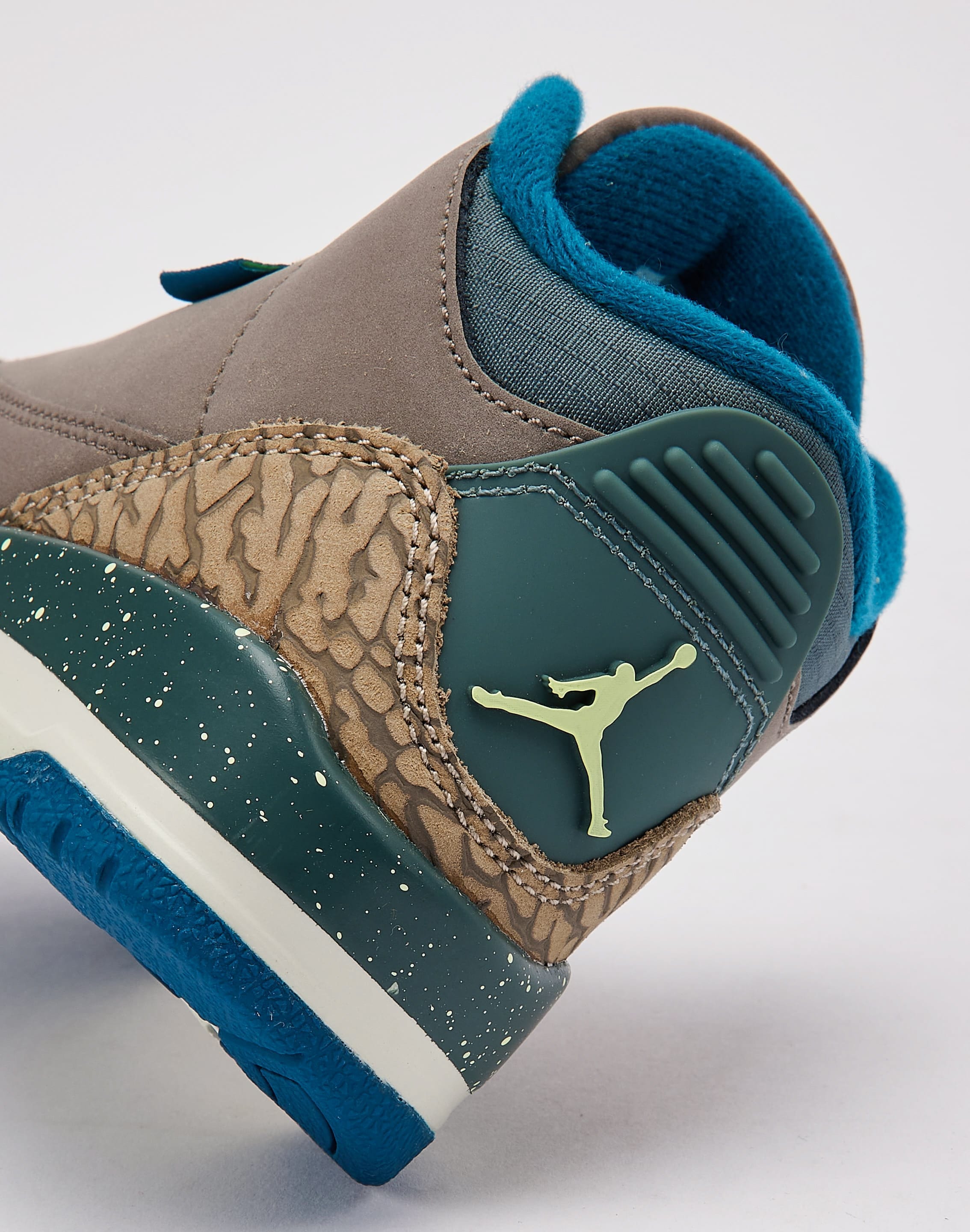 Air Jordan Jordan Air Jordan 3 Retro We Outside Pre - School