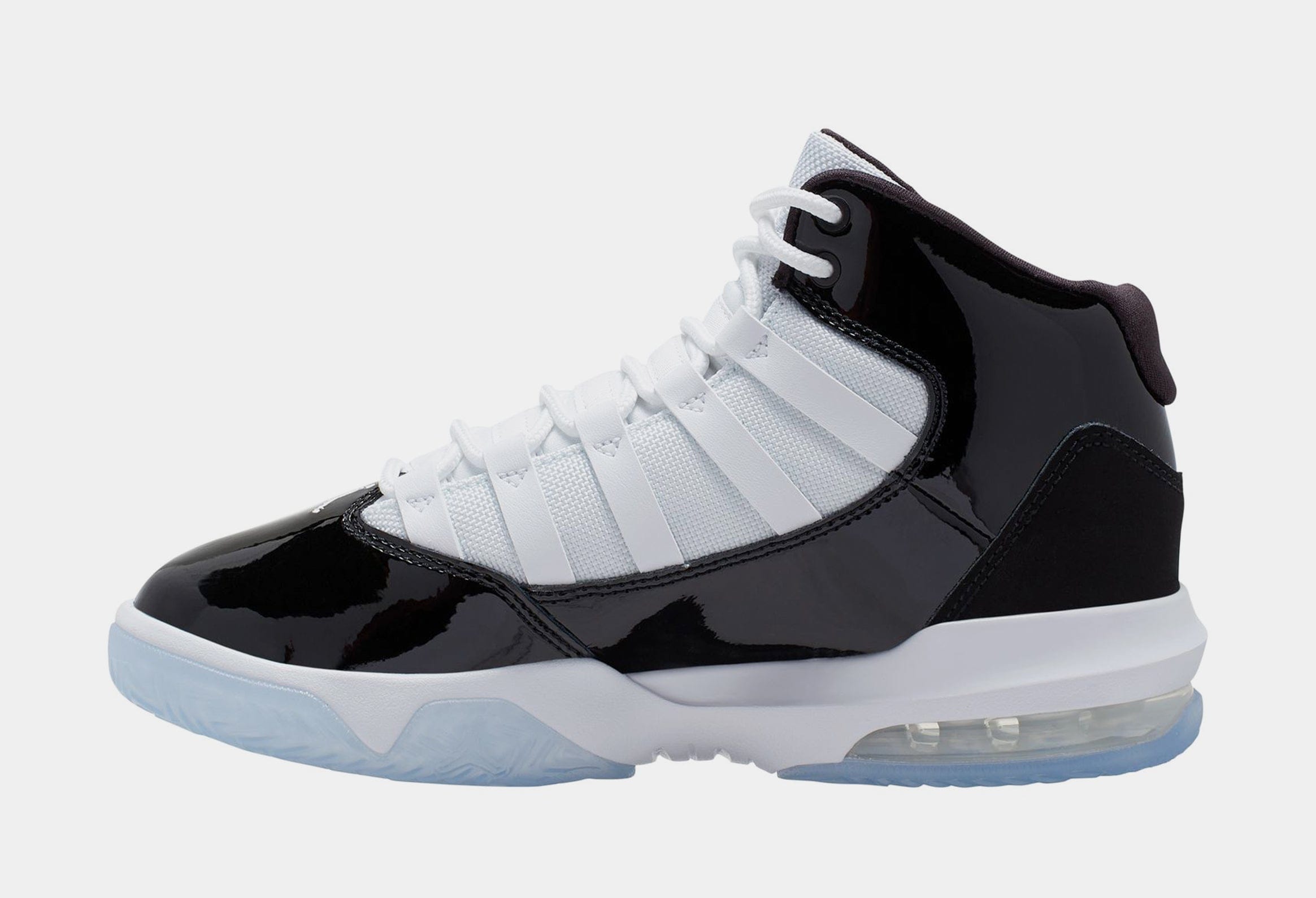 Air Jordan Max Aura Black White Grade School Lifestyle Shoes (Black/White)