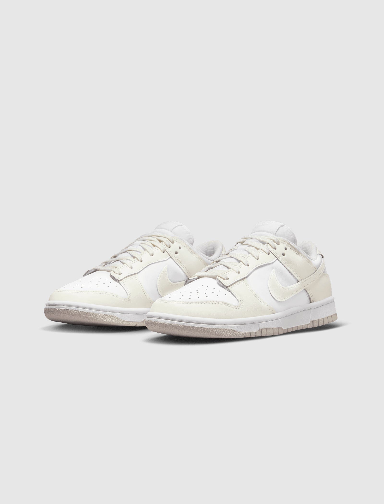 Nike WOMEN'S DUNK LOW WHITE SAIL