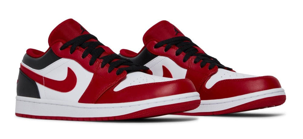 Air Jordan 1 Low Bulls / Reverse Black Toe
