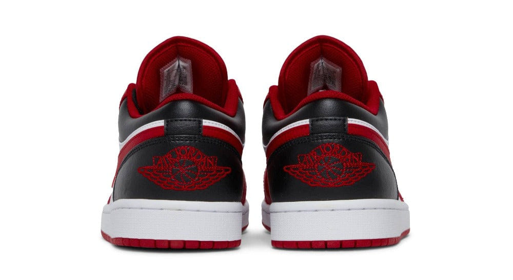 Air Jordan 1 Low Bulls / Reverse Black Toe